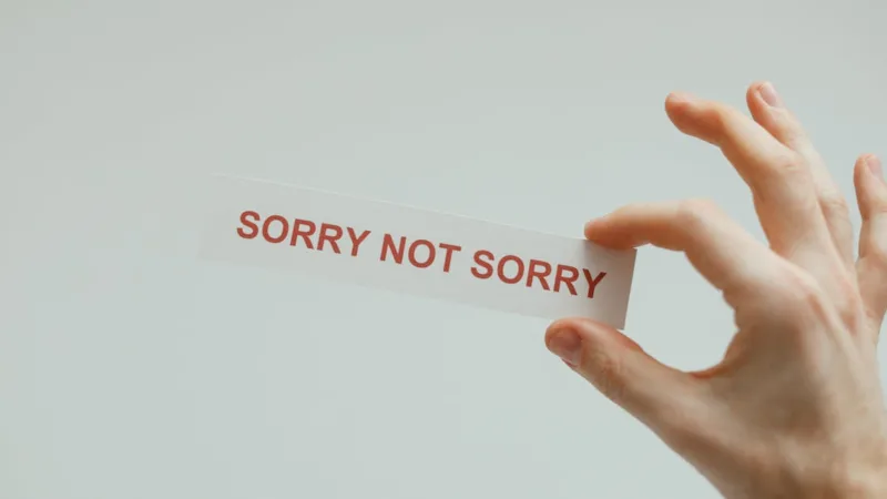 Formule de politesse pour excuser une absence : Quelles phrases écrire ?