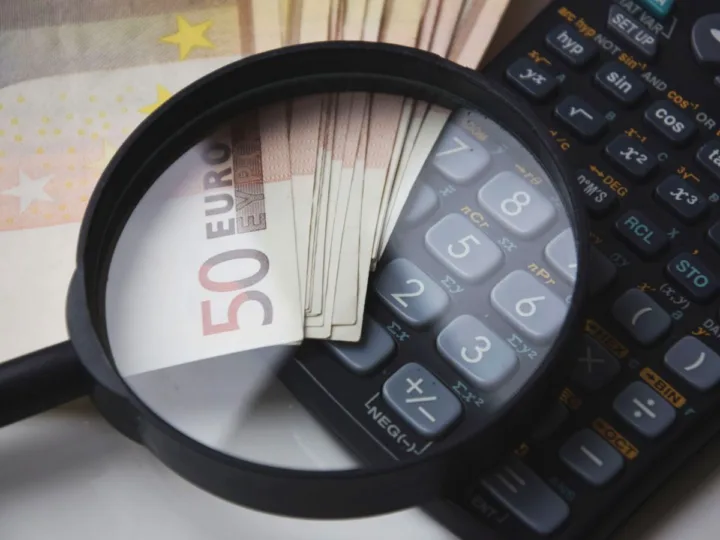 Comment le rachat de crédits peut-il simplifier la gestion de son budget ?